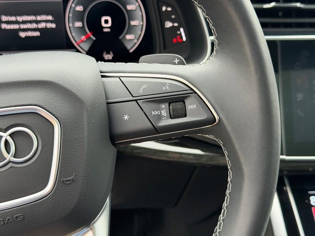 2025 Audi Q7 Premium