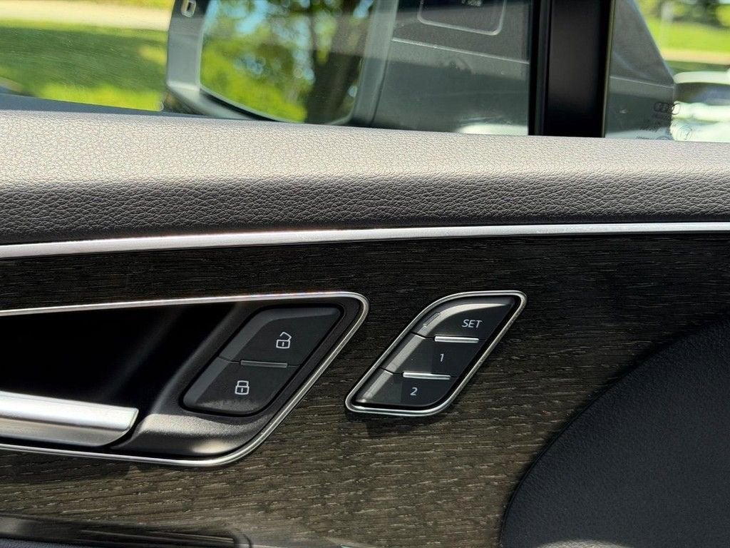 2025 Audi Q7 Premium