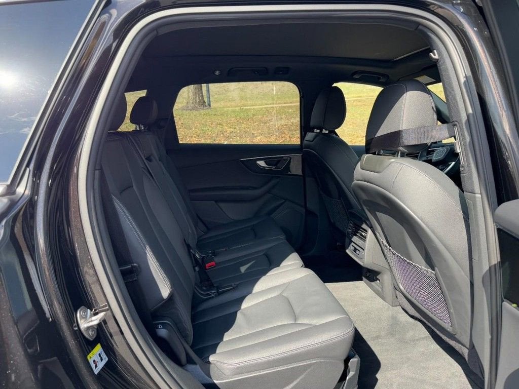 2025 Audi Q7 Premium