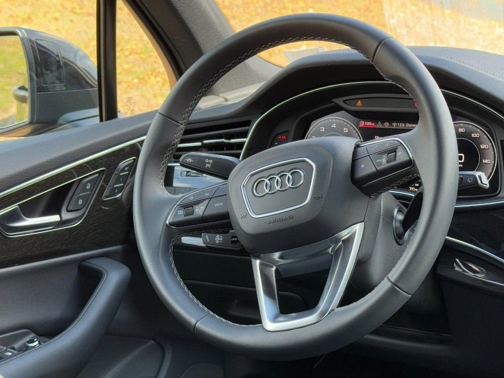 2025 Audi Q7 Premium
