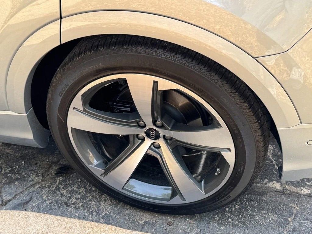 2024 Audi SQ8 Premium Plus