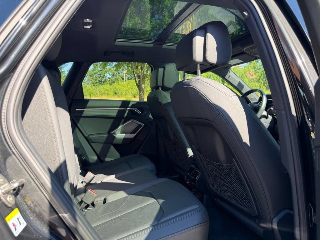 2023 Audi Q3 S line Premium