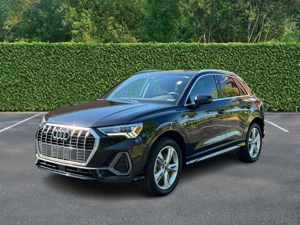 2023 Audi Q3 S line Premium