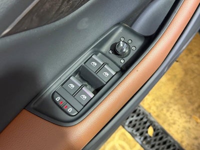 2022 Audi Q8 Premium Plus