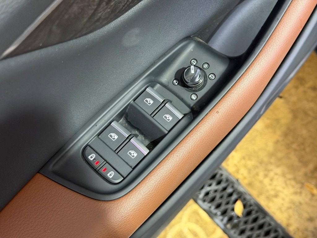 2022 Audi Q8 Premium Plus