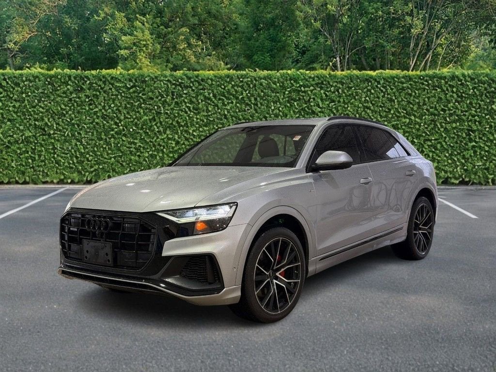 2022 Audi Q8 Premium Plus