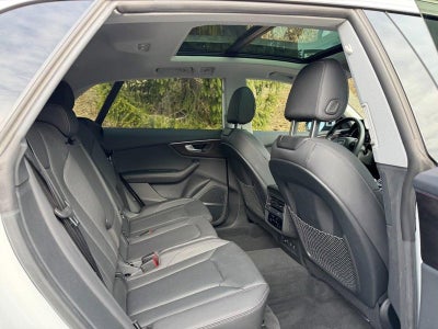 2023 Audi Q8 Premium Plus