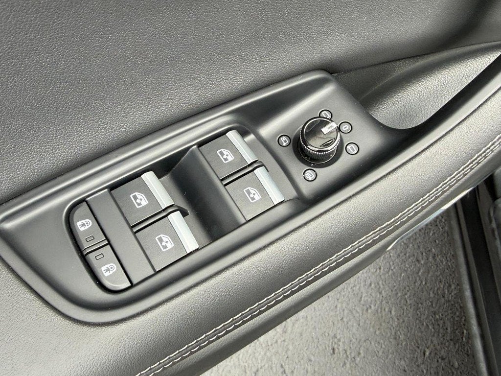 2023 Audi Q8 Premium Plus