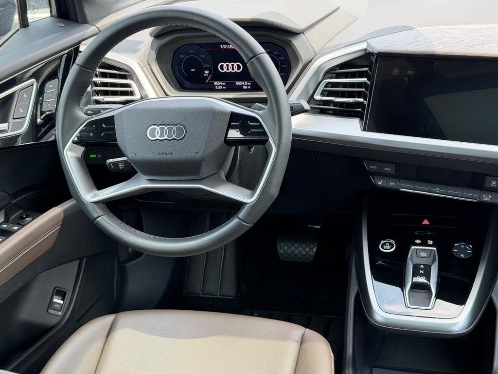2025 Audi Q4 e-tron Premium