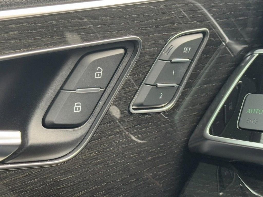 2023 Audi Q7 Premium Plus