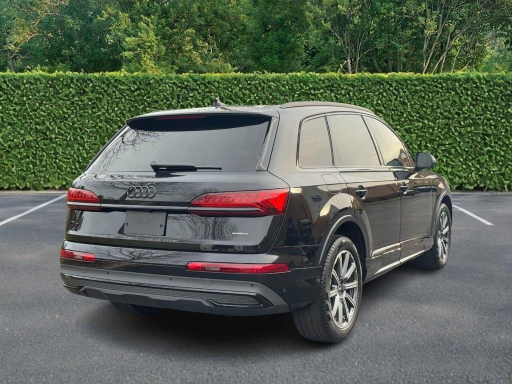 2023 Audi Q7 Premium Plus