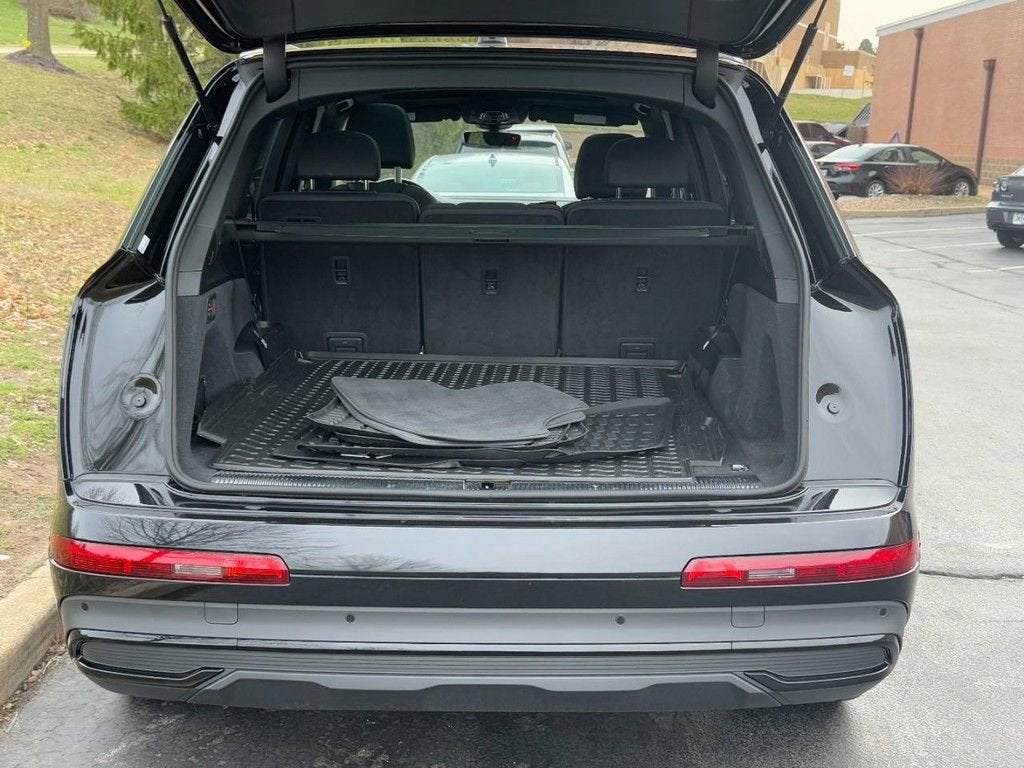 2023 Audi Q7 Premium Plus