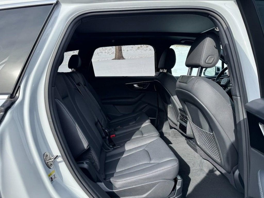 2025 Audi Q7 Premium Plus