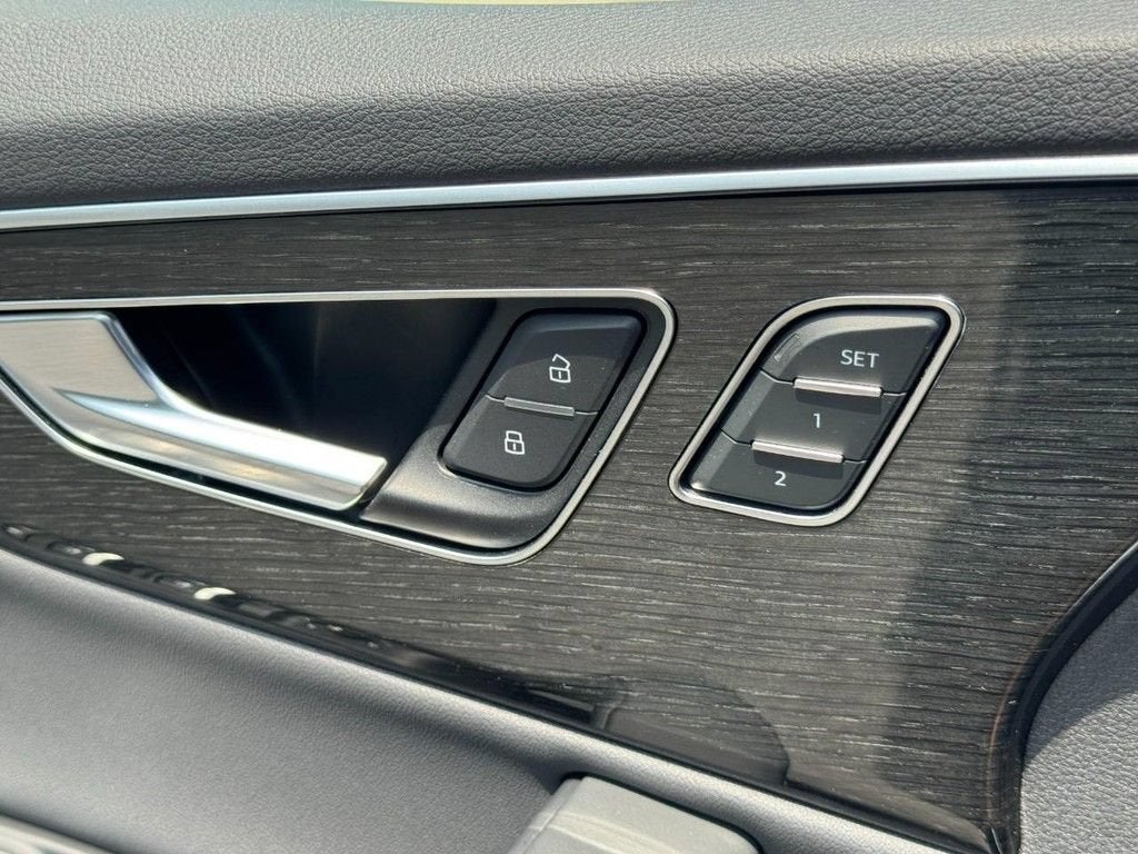 2021 Audi Q7 Premium Plus
