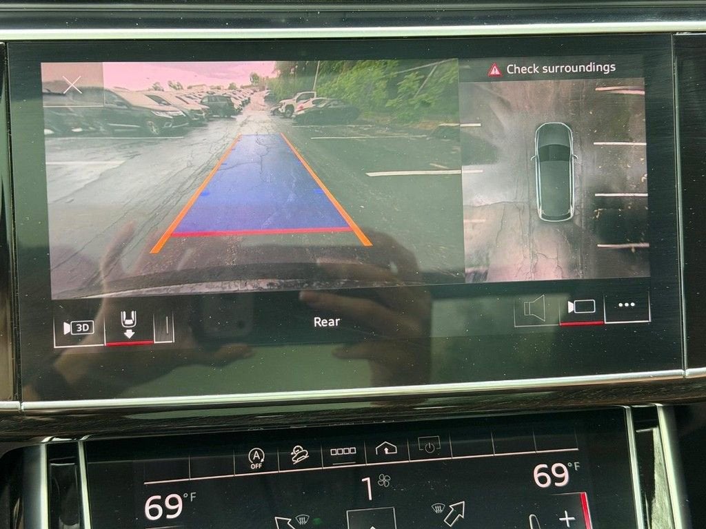 2023 Audi Q7 Premium Plus