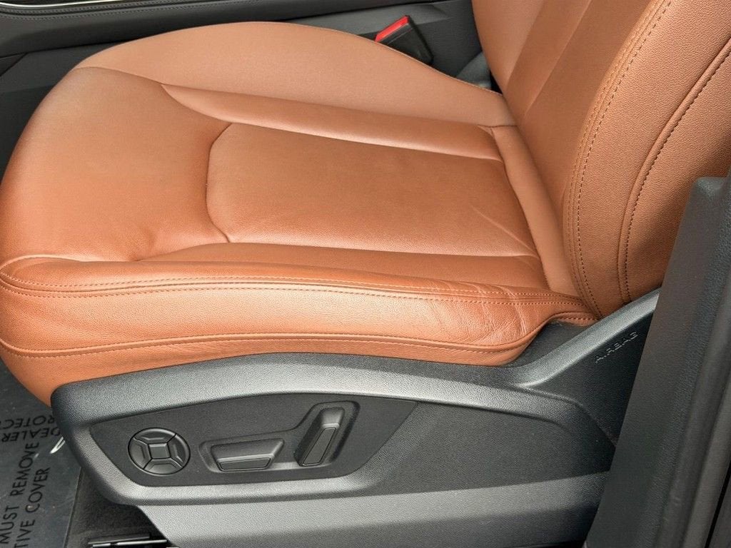 2023 Audi Q7 Premium Plus