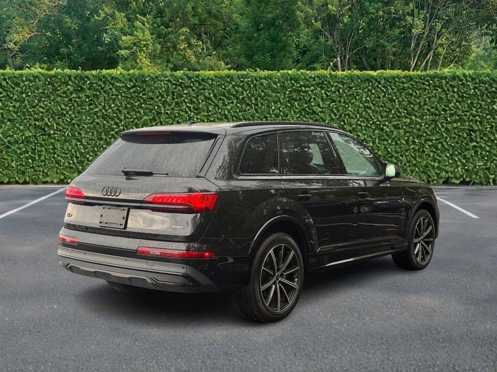 2023 Audi Q7 Premium Plus