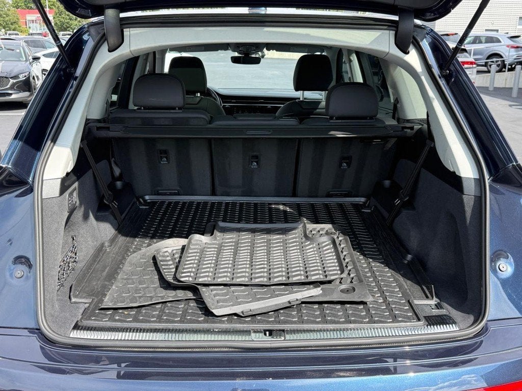 2023 Audi Q7 Premium Plus