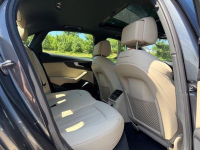 2022 Audi A4 Sedan S line Premium