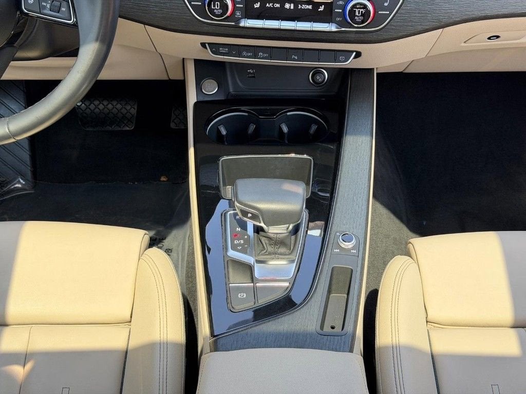 2022 Audi A4 Sedan S line Premium