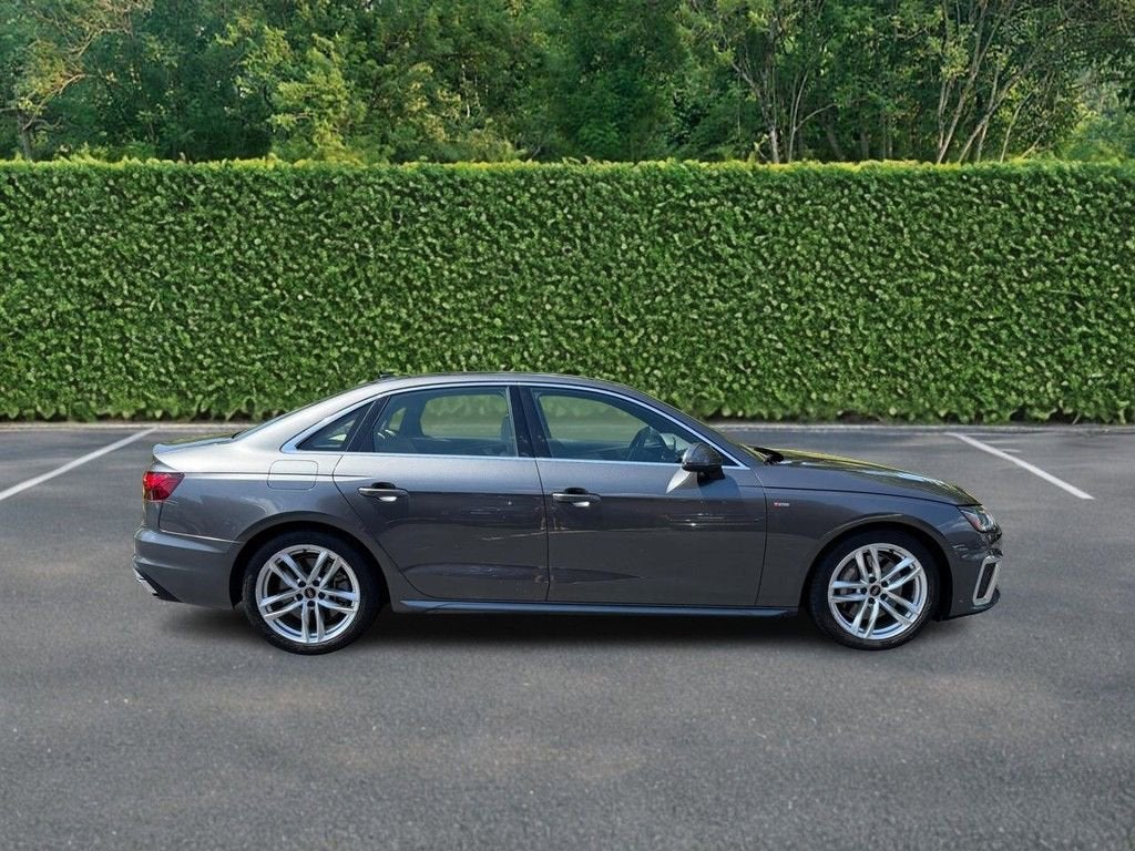 2022 Audi A4 Sedan S line Premium