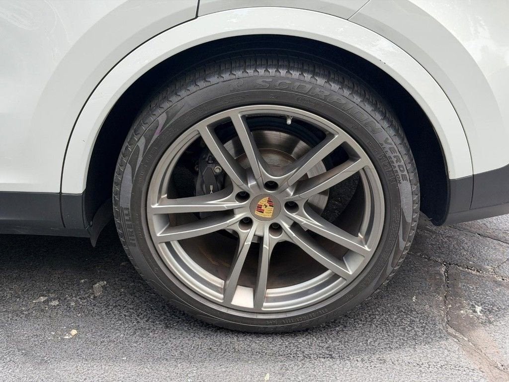 2023 Porsche Cayenne PLATINUM EDITION