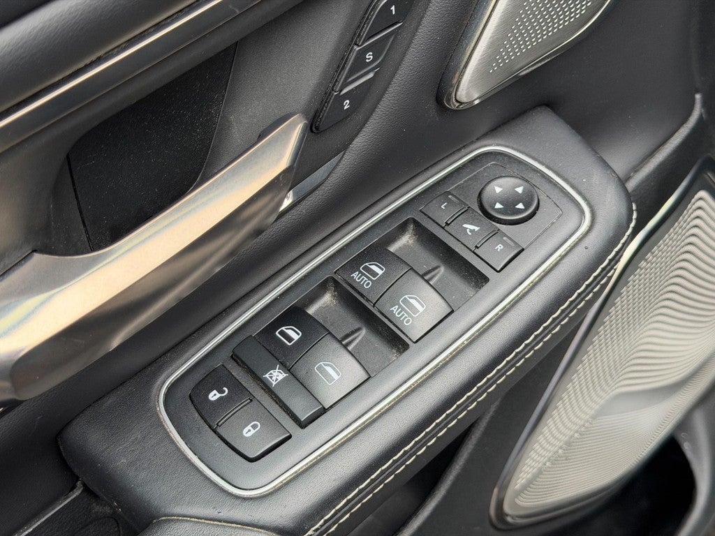 2020 RAM 1500 Limited 4x4 Crew Cab 5'7" Box