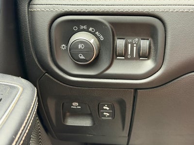 2020 RAM 1500 Limited 4x4 Crew Cab 5'7" Box