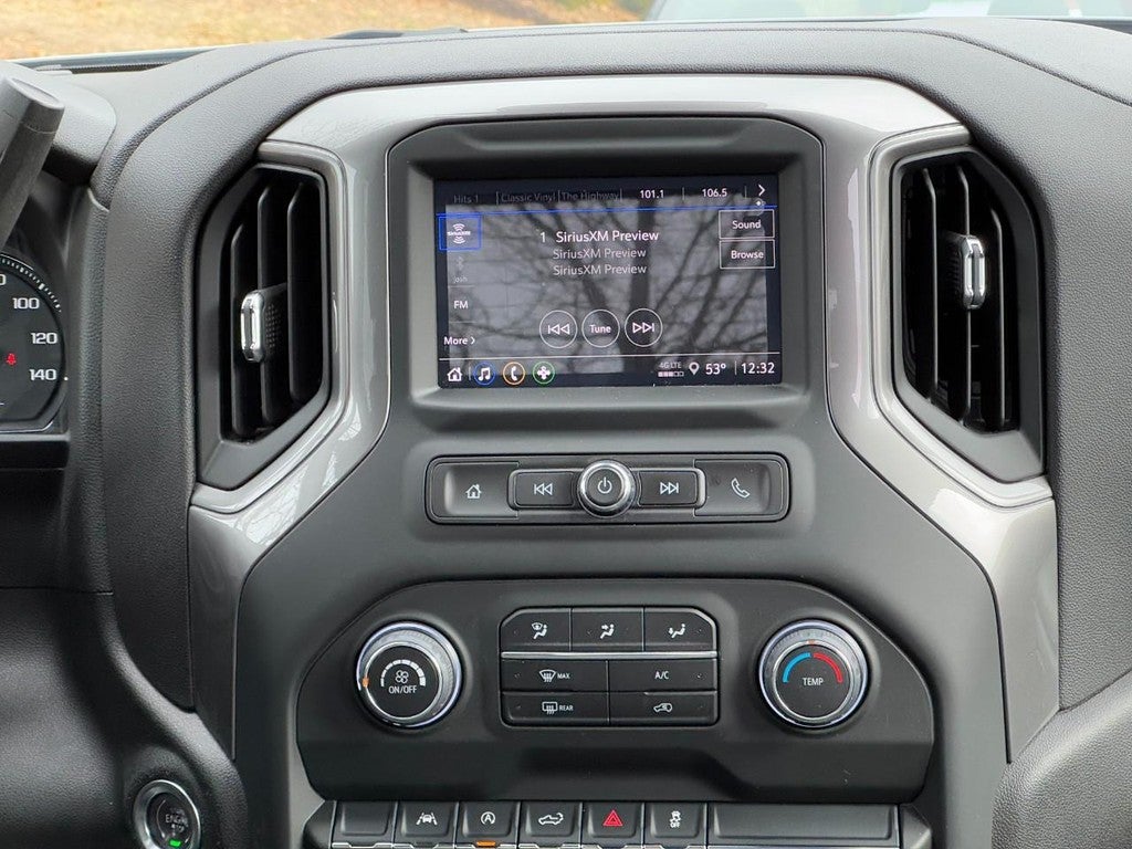 2024 Chevrolet Silverado 1500 4WD Crew Cab 147" Custom