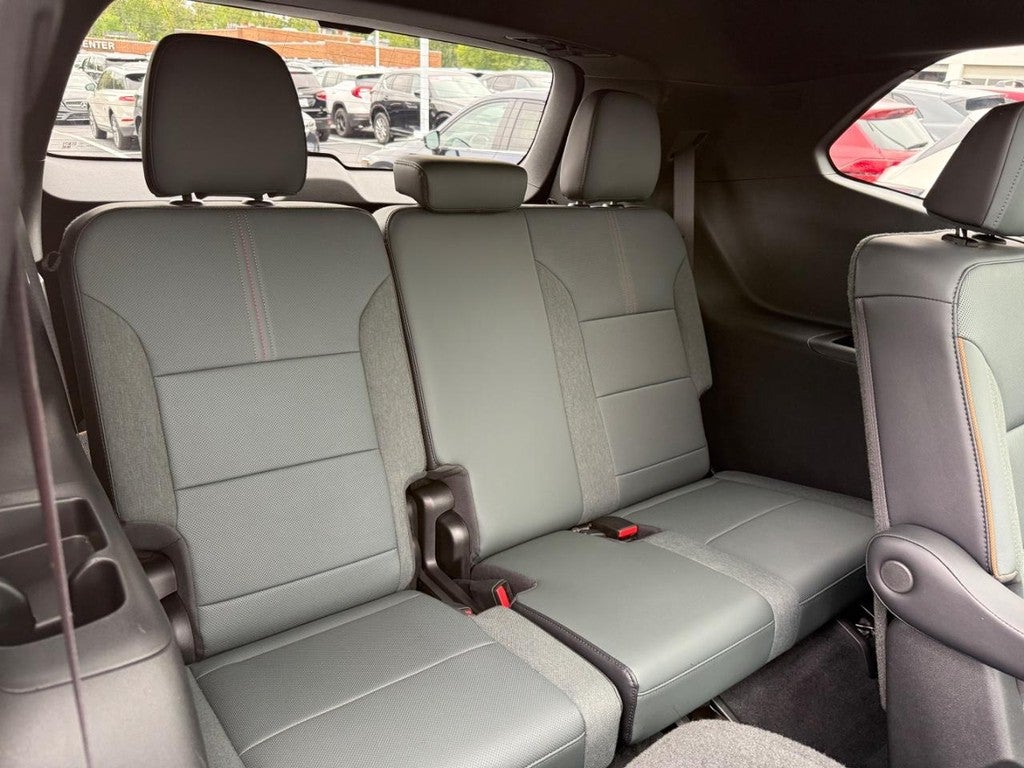 2026 GMC Acadia AWD 4dr AT4