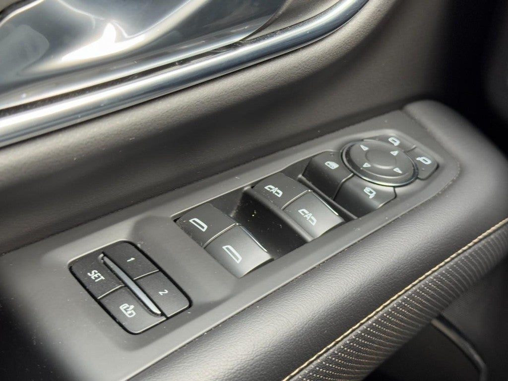 2021 Chevrolet Suburban 4WD 4dr Premier