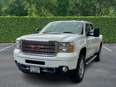 2013 GMC Sierra 2500HD 4WD Crew Cab 153.7" Denali