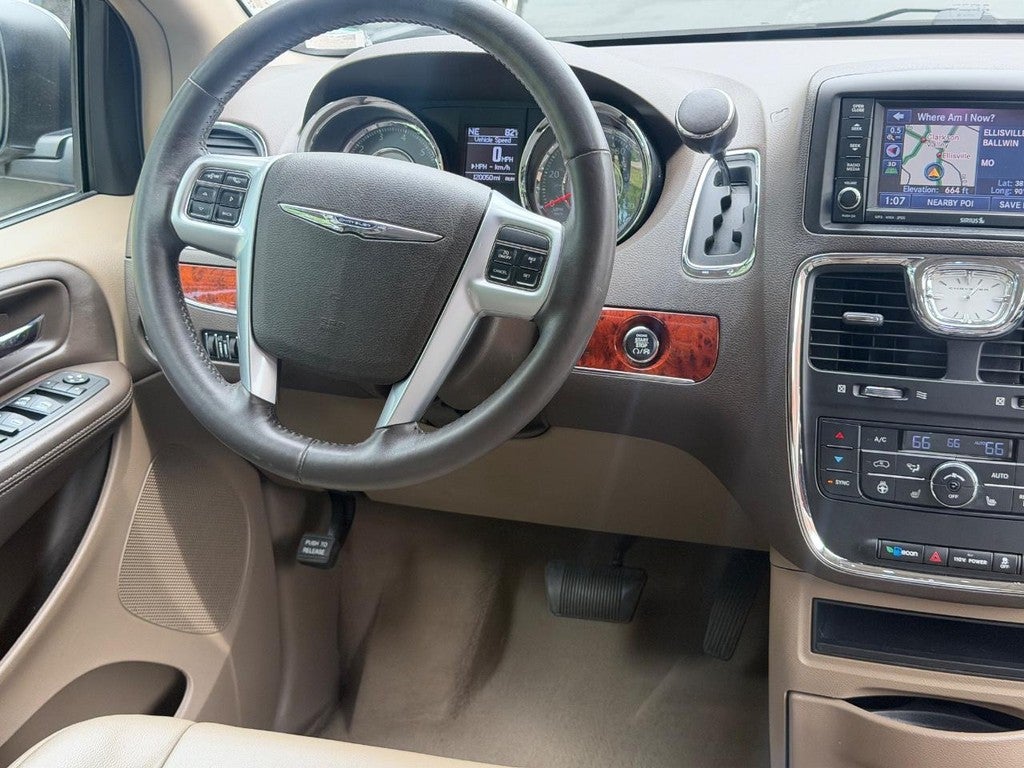 2012 Chrysler Town & Country 4dr Wgn Touring-L