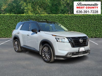 2023 Nissan Pathfinder SL 4WD