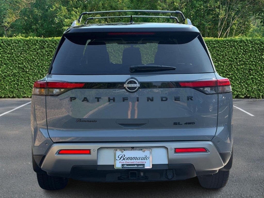 2023 Nissan Pathfinder SL 4WD