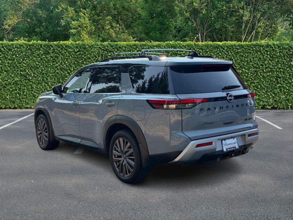 2023 Nissan Pathfinder SL 4WD