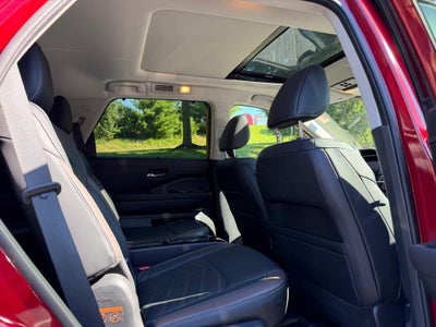 2022 Nissan Pathfinder Platinum 2WD