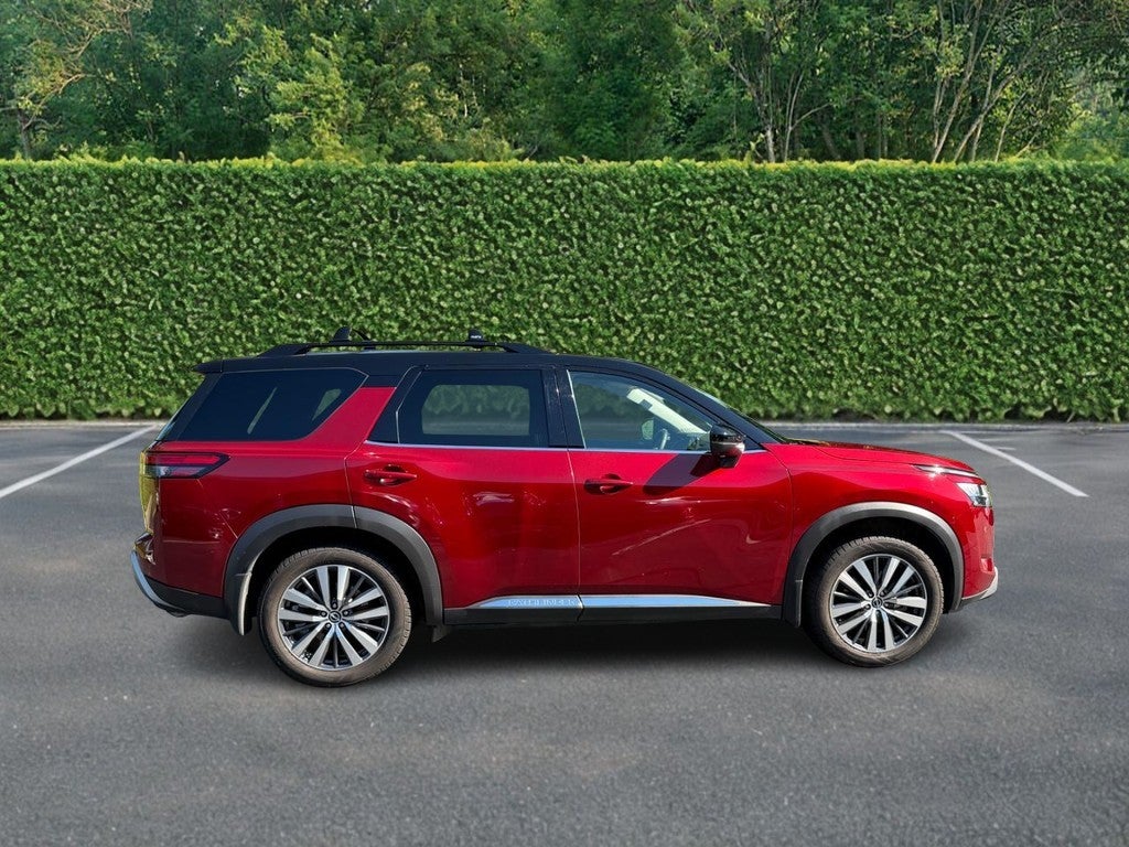 2022 Nissan Pathfinder Platinum 2WD