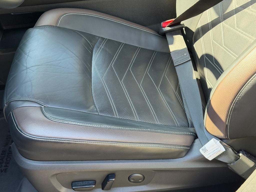 2022 Nissan Pathfinder Platinum 2WD