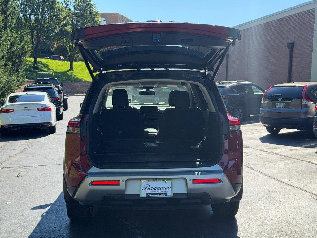 2022 Nissan Pathfinder Platinum 2WD
