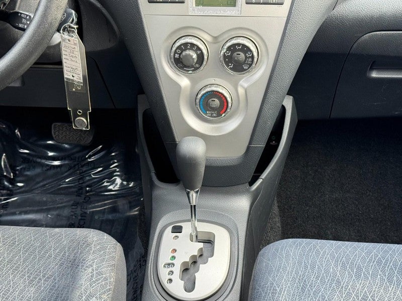 2008 Toyota Yaris 4dr Sdn Auto