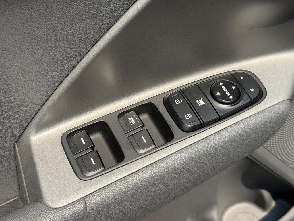 2017 Kia Niro LX FWD