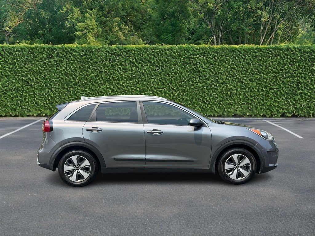 2017 Kia Niro LX FWD