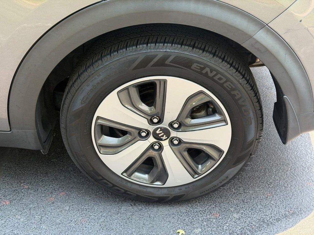 2017 Kia Niro LX FWD