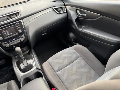 2016 Nissan Rogue FWD 4dr SV