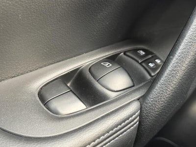 2016 Nissan Rogue FWD 4dr SV