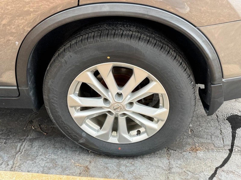 2016 Nissan Rogue FWD 4dr SV