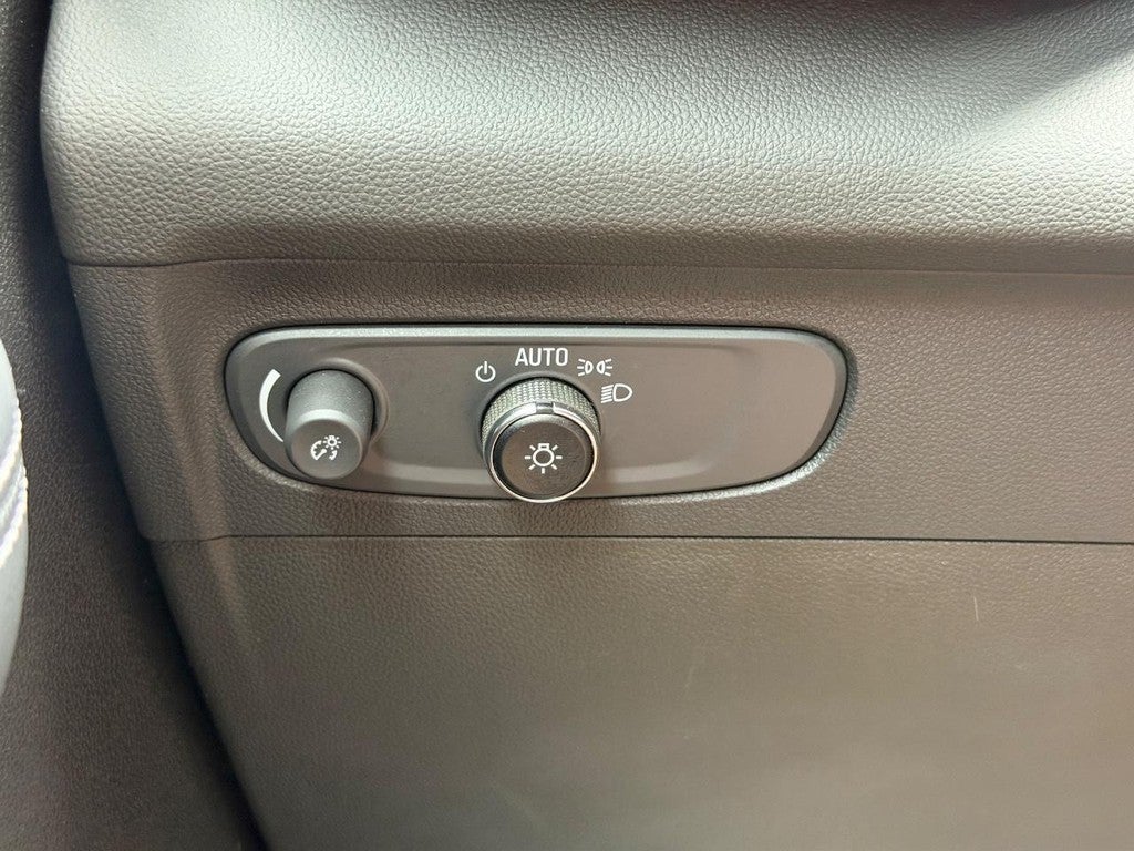 2023 Buick Envision FWD 4dr Essence