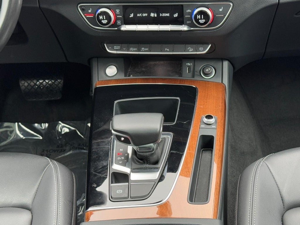 2023 Audi Q5 Premium 40 TFSI quattro
