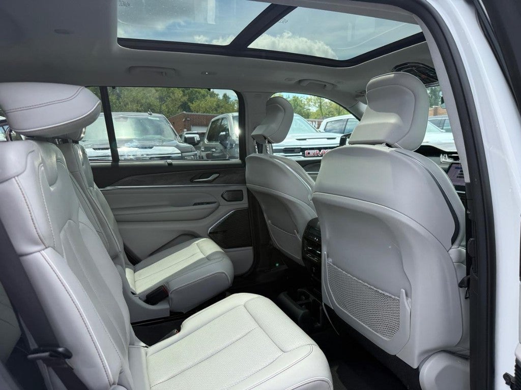 2022 Jeep Grand Cherokee L Overland 4x4